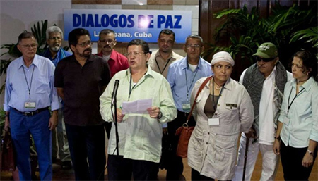 Reanudan en La Habana diálogos de paz para Colombia
